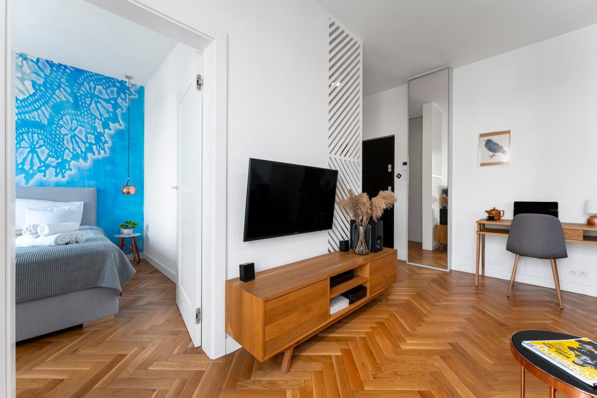 Oomph Street Art Apartment